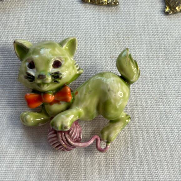 Lot of 3 Vintage Kitty Cat Brooches & Pair of Earrings Cat Lover Kitten - Picture 5 of 9